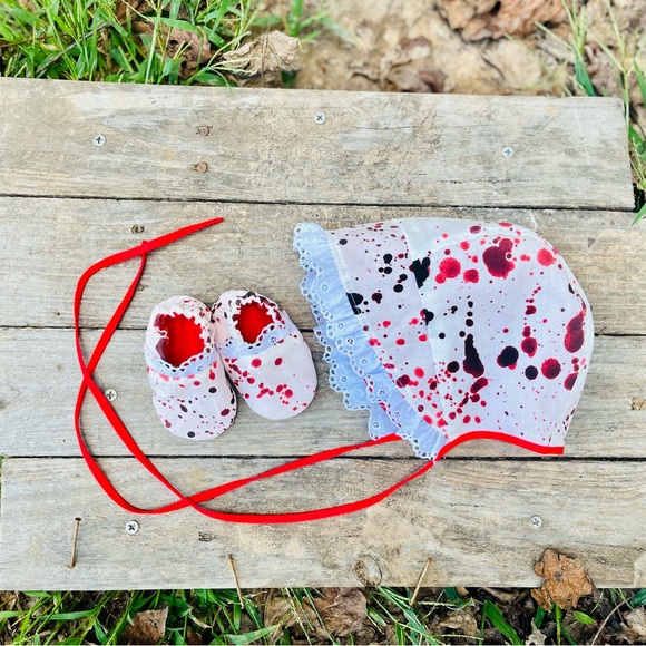 Bloody Cute Blood Splatter Baby Bonnet & Booties Set - Picture 6 of 6